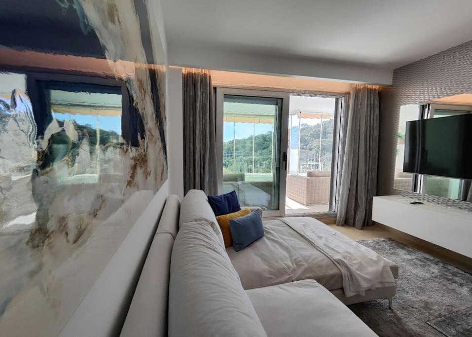 Apartamento La Mairena - Chic Getaway With Sea & Mountain Views, And Sports *
