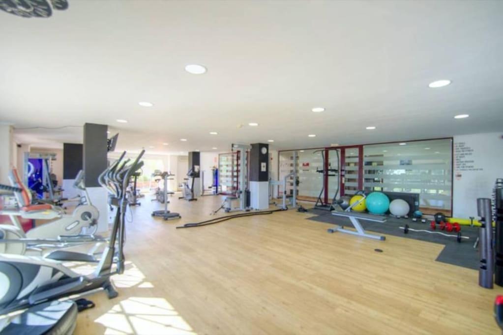 Apartamento La Mairena - Chic Getaway With Sea & Mountain Views, And Sports *